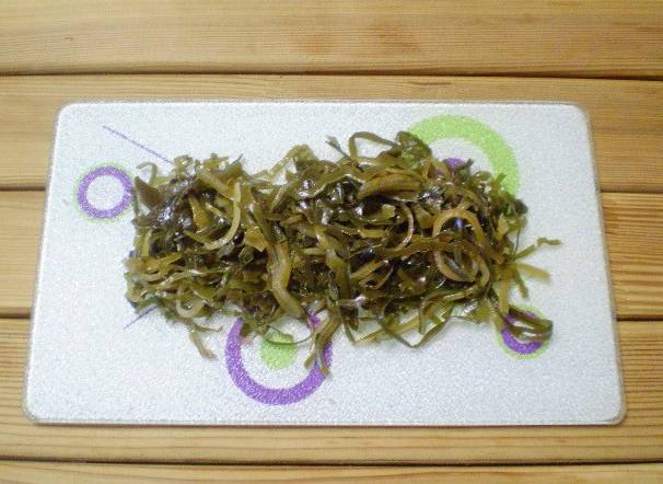 Диетический салат с морской капустой