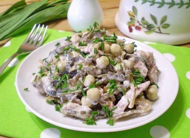 Диетический салат с морской капустой