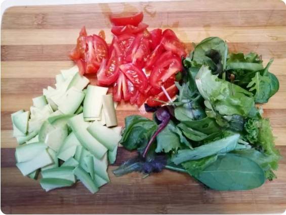 Диетический салат с морепродуктами
