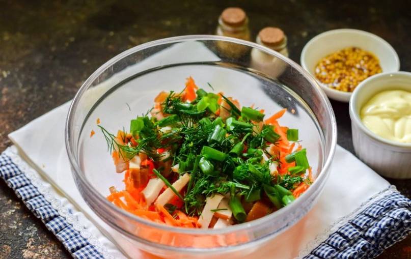 Грузинский салат с курицей Грузинский салат с курицей