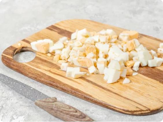 Крабовый салат с луком