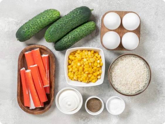 Крабовый салат с луком