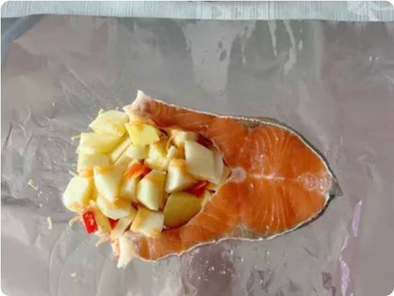 Форель с овощами в духовке