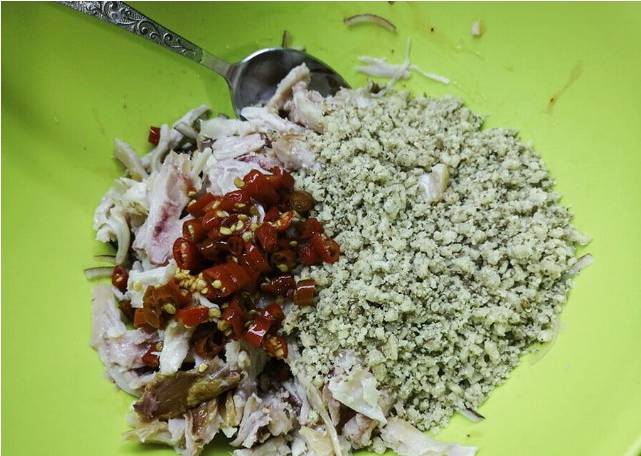 Грузинский салат с баклажанами и курицей