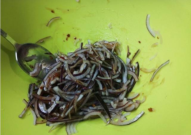 Грузинский салат с баклажанами и курицей