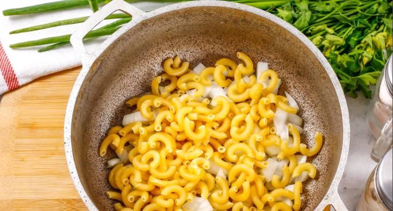 Куриные желудки с макаронами