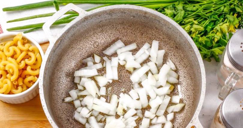 Куриные желудки с макаронами