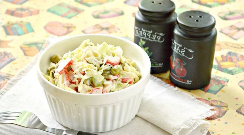 Крабовый салат с белокочанной капустой