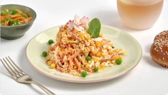 Крабовый салат с корейской морковкой и кукурузой