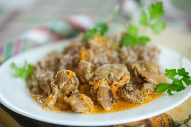 Куриные желудки в афганском казане