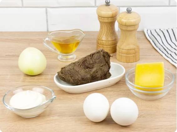 Луковый салат с мясом