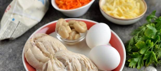 Салат «Мужские слезы» с курицей, грибами и корейской морковью