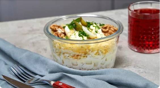 Салат «Нежность» с курицей и ананасами
