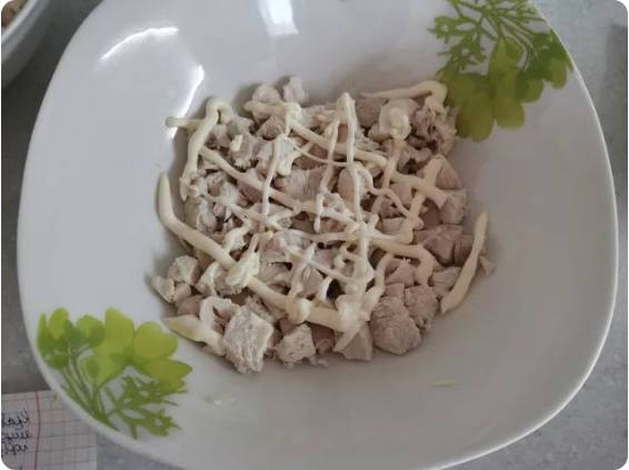 Салат «Мужские слезы» с курицей и грибами