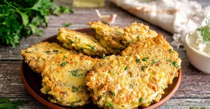 Капустные котлеты с манкой на сковороде