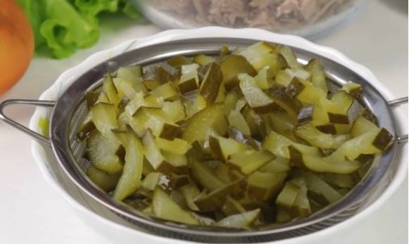 Мясной салат с огурцами Мясной салат с огурцами
