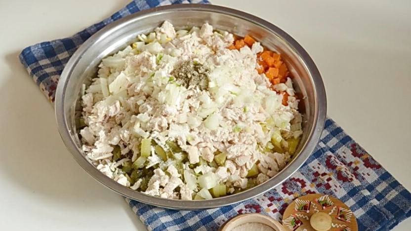 Мясной салат с курицей Мясной салат с курицей