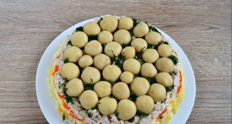 Салат «Лесная поляна» с грибами