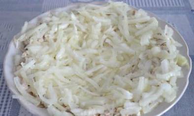 Салат «Мужские слезы» с курицей и грибами, и корейской морковью и маринованным луком