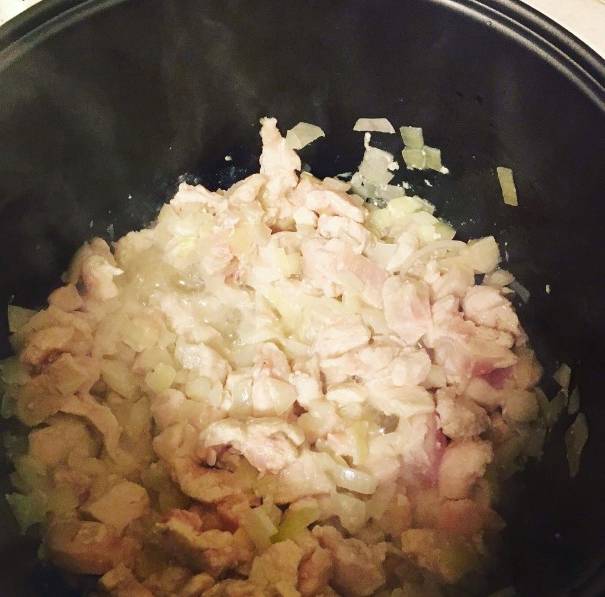 Куриная грудка в мультиварке Редмонд