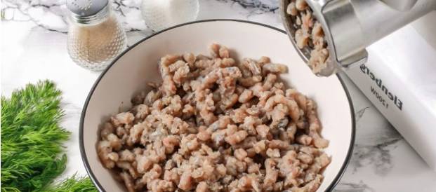 Котлеты из карася с костями через мясорубку