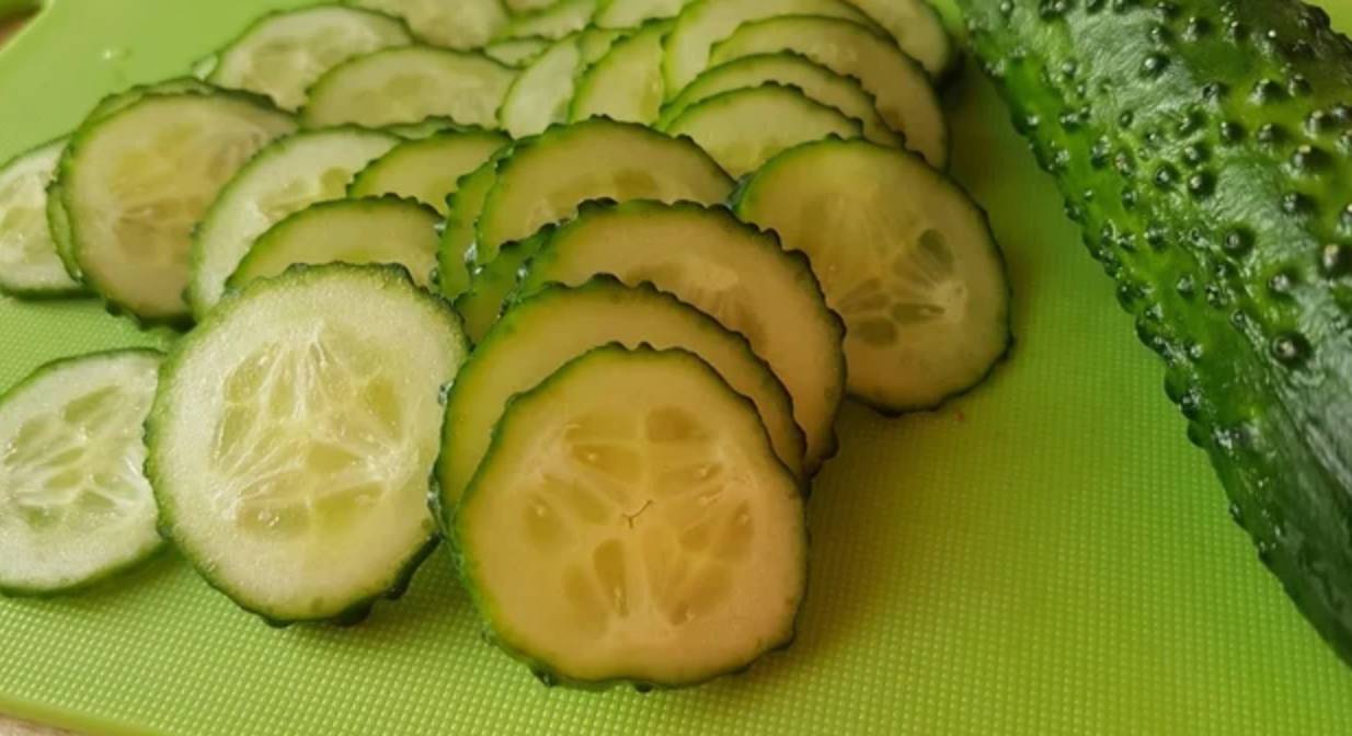 Овощной салат с листьями салата