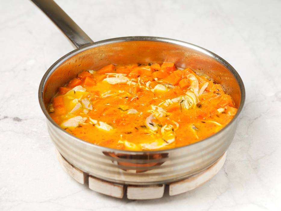 Суп-пюре из тыквы с курицей и сливками