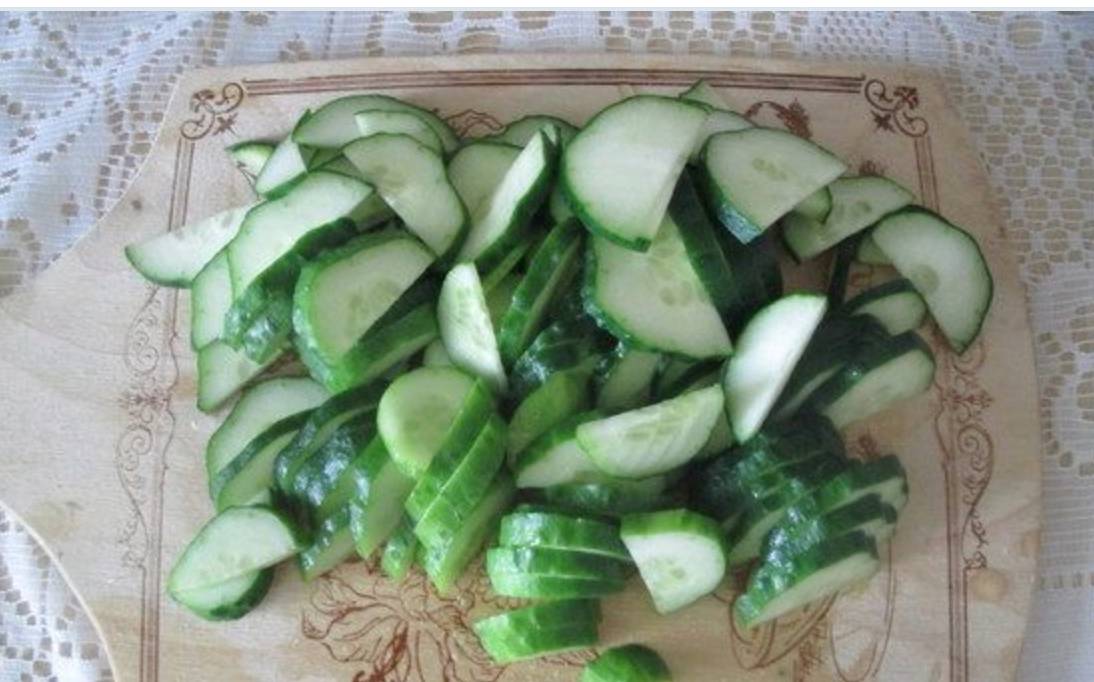 Овощной салат с куриной грудкой
