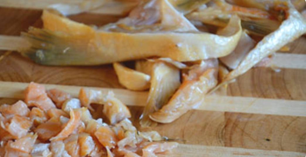 Рыбный суп из красной рыбы с перловкой и картошкой
