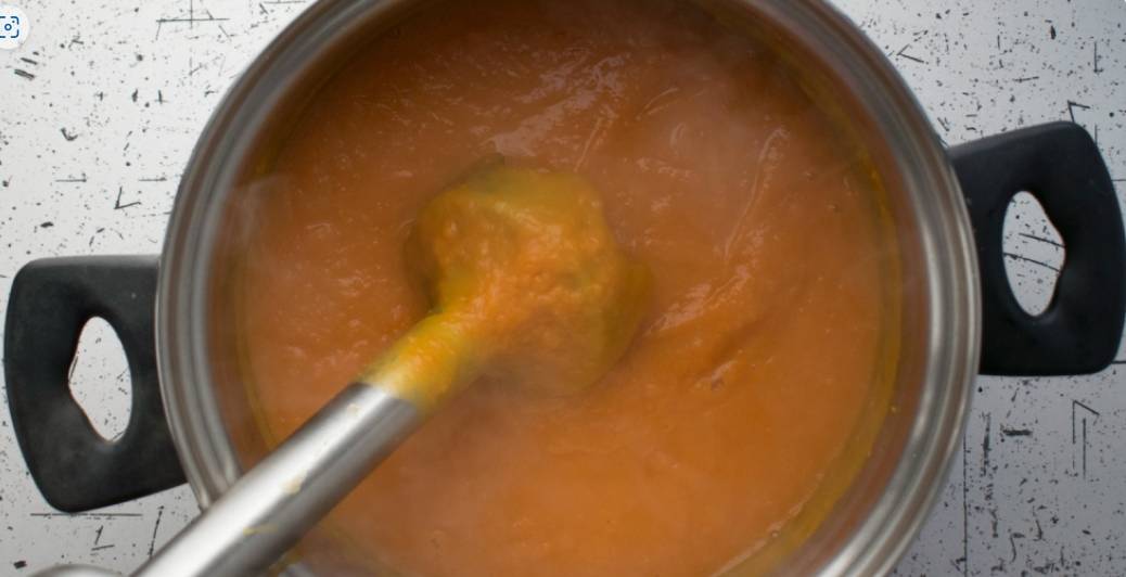 Тыквенный суп с беконом и сливками