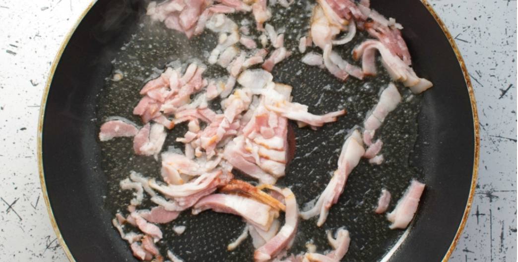 Тыквенный суп с беконом и сливками