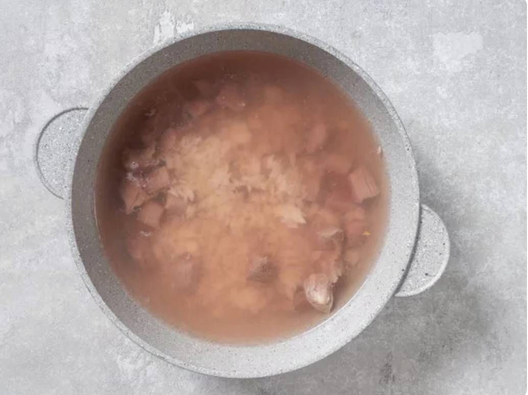 Суп с говядиной, рисом и картошкой