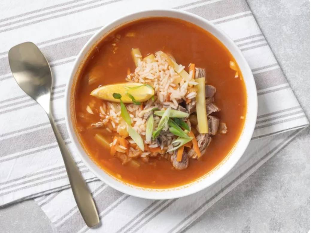 Суп с говядиной, рисом и картошкой