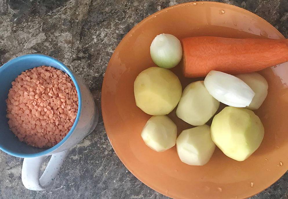 Суп с красной чечевицей и картофелем