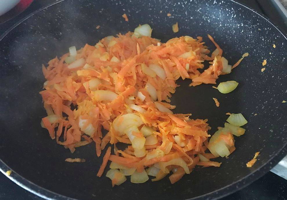 Суп с красной чечевицей и картофелем