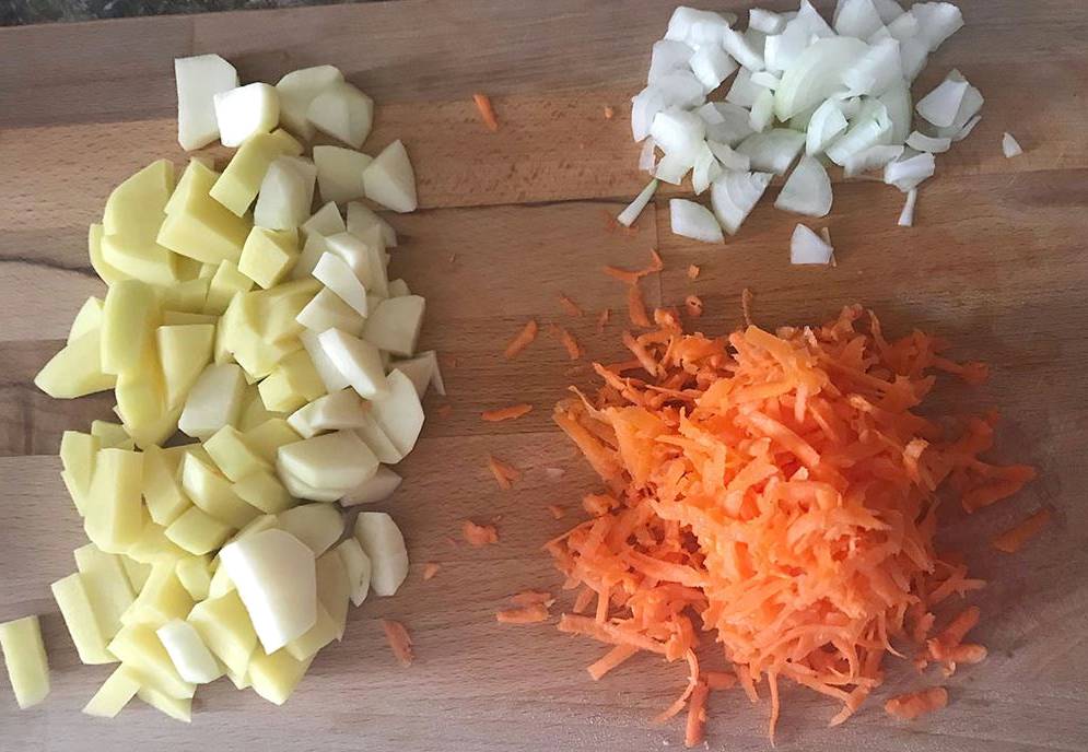 Суп с красной чечевицей и картофелем