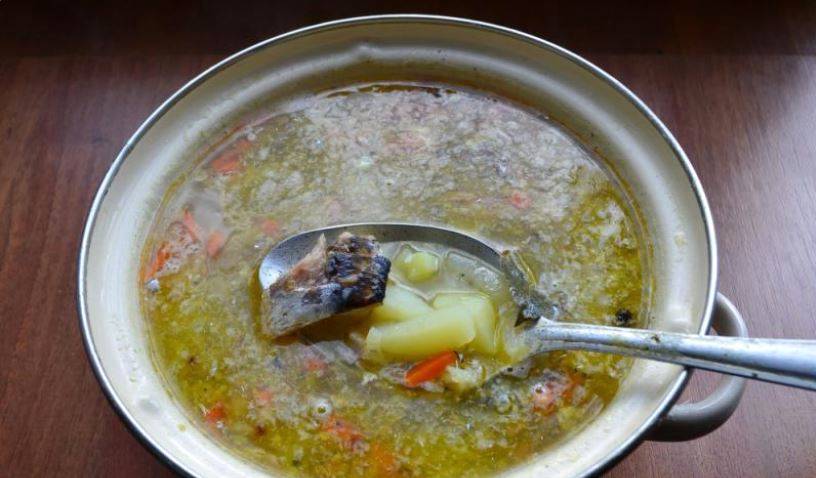 Суп с консервированной сардиной и рисом