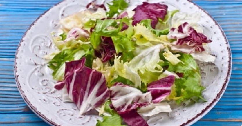 Салат с маринованными морепродуктами