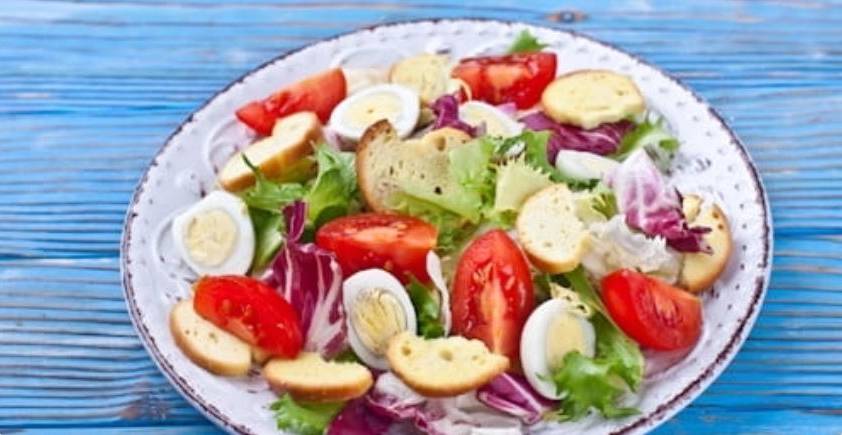 Салат с маринованными морепродуктами