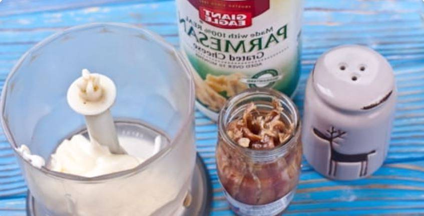 Салат с маринованными морепродуктами
