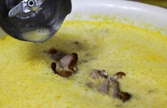 Тыквенный суп-пюре с курицей и сыром