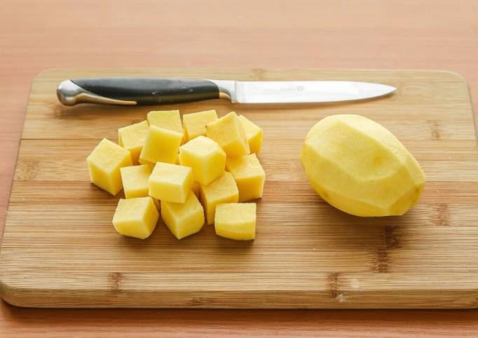 Грибной суп из замороженных лесных грибов с картошкой и рисом
