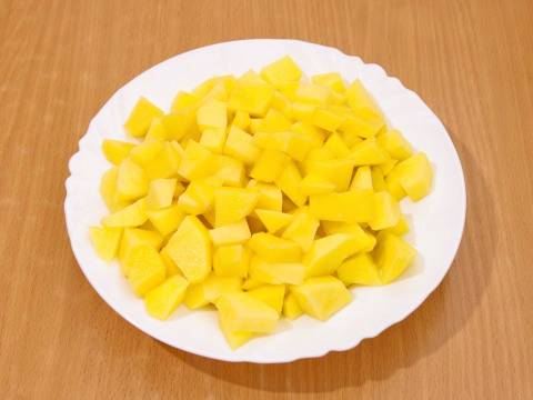 Чечевичный суп с курицей и картофелем