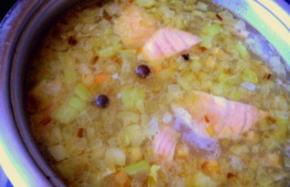 Рыбный суп с рисом и картофелем