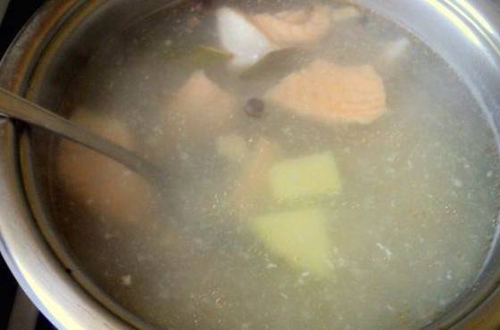 Рыбный суп с рисом и картофелем