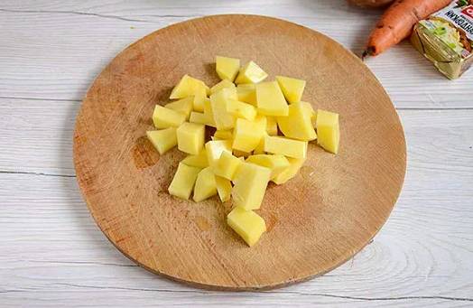 Куриный суп с плавленым сыром и картошкой