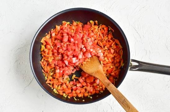 Суп с чечевицей, курицей и картошкой