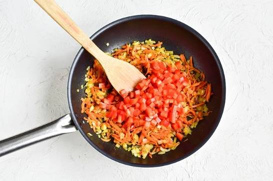 Суп с чечевицей, курицей и картошкой