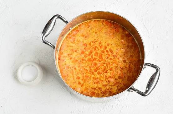 Суп с чечевицей, курицей и картошкой