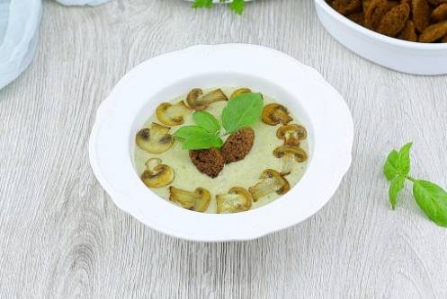 Грибной суп из шампиньонов с сыром и сливками